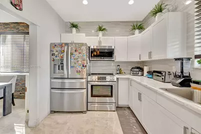 1317 Majesty Terrace, Weston, FL 33327 - Photo 11