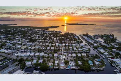 132 E Gardenia St, Tavernier, FL 33070 - Photo 11