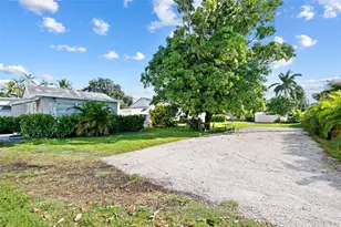 2226 Cleveland St, Hollywood, FL 33020 - Photo 15