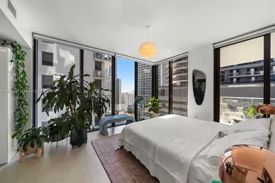 1010 Brickell Ave #1706, Miami, FL 33131 - Photo 17