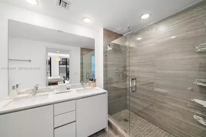 1010 Brickell Ave #1706, Miami, FL 33131 - Photo 23