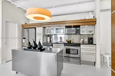 1700 Meridian Ave #503, Miami Beach, FL 33139 - Photo 9