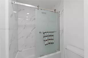 401 69th St, Miami Beach, FL 33141 - Photo 19