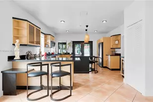 2271 SW 25th St, Miami, FL 33133 - Photo 11