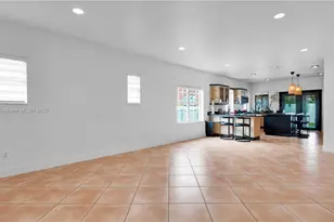 2271 SW 25th St, Miami, FL 33133 - Photo 9