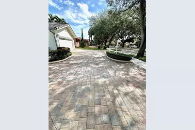 8371 NW 166th Ter, Miami Lakes, FL 33016 - Photo 31
