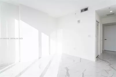 8425 Crespi Blvd #404, Miami Beach, FL 33141 - Photo 17