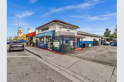 2112 NW 36th St, Miami, FL 33142 - Photo 3