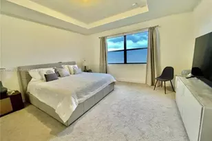 8824 NW 161st Terrace, Miami Lakes, FL 33018 - Photo 13