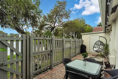 1568 Springside Dr #1568, Weston, FL 33326 - Photo 43