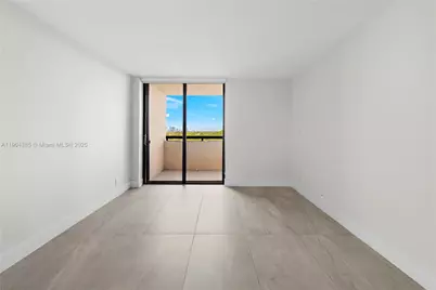 2555 Collins Ave #904, Miami Beach, FL 33140 - Photo 15
