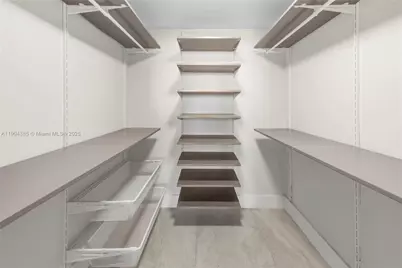 2555 Collins Ave #904, Miami Beach, FL 33140 - Photo 17