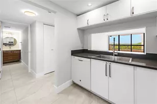 2555 Collins Ave, Miami Beach, FL 33140 - Photo 21