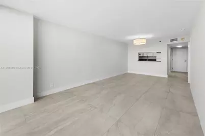 2555 Collins Ave #904, Miami Beach, FL 33140 - Photo 11