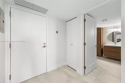 2555 Collins Ave #904, Miami Beach, FL 33140 - Photo 23