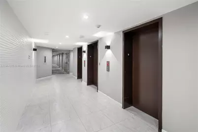 2555 Collins Ave #904, Miami Beach, FL 33140 - Photo 29