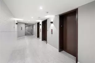 2555 Collins Ave, Miami Beach, FL 33140 - Photo 29