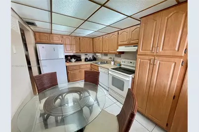 3051 NW 46th Ave #108, Lauderdale Lakes, FL 33313 - Photo 5