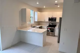 11884 NW 47th Manor, Coral Springs, FL 33076 - Photo 9