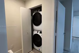 2561 NE 193rd St, Miami, FL 33180 - Photo 15