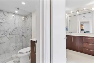 7135 Collins Ave, Miami Beach, FL 33141 - Photo 23