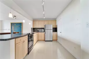 7135 Collins Ave, Miami Beach, FL 33141 - Photo 9