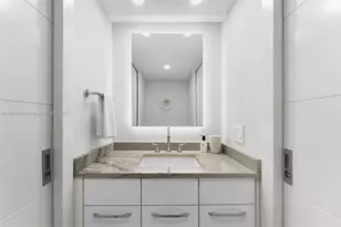 1717 N Bayshore Dr, Miami, FL 33132 - Photo 15