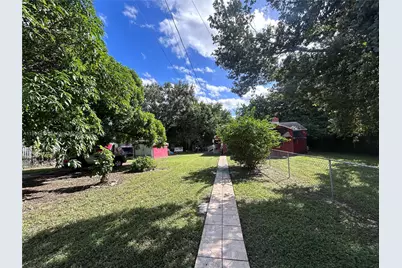 1452 NW 41st St, Miami, FL 33142 - Photo 3