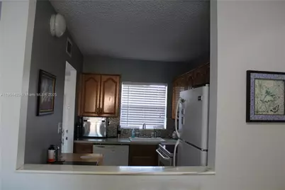 9480 Sunrise Lakes Blvd #204, Sunrise, FL 33322 - Photo 7