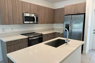 8265 NW 41st St, Doral, FL 33166 - Photo 5