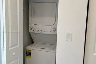 8265 NW 41st St, Doral, FL 33166 - Photo 13