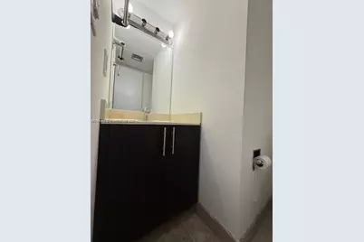 515 W Park Dr #2, Miami, FL 33172 - Photo 15