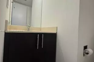 515 W Park Dr, Miami, FL 33172 - Photo 15