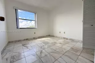 515 W Park Dr, Miami, FL 33172 - Photo 33