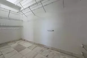 515 W Park Dr, Miami, FL 33172 - Photo 25