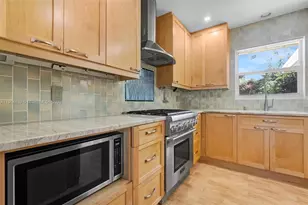 740 NE 8th St, Pompano Beach, FL 33060 - Photo 11