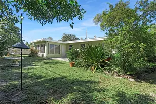 740 NE 8th St, Pompano Beach, FL 33060 - Photo 29
