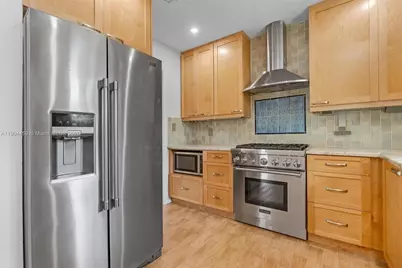 740 NE 8th St, Pompano Beach, FL 33060 - Photo 7