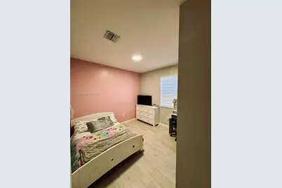 11866 SW 253rd Ter, Homestead, FL 33032 - Photo 7