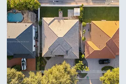 16640 NW 86th Ct, Miami Lakes, FL 33016 - Photo 3