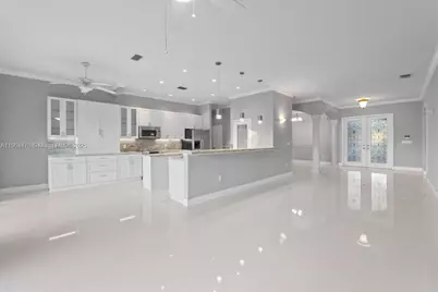 16640 NW 86th Ct, Miami Lakes, FL 33016 - Photo 9