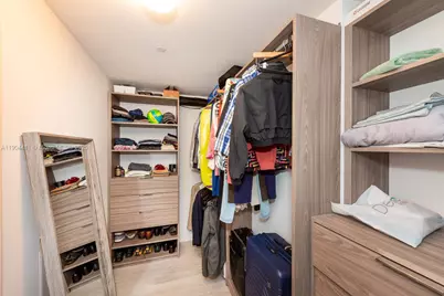 16385 Biscayne Blvd #2001, North Miami Beach, FL 33160 - Photo 15