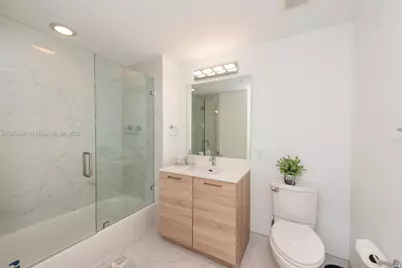 16385 Biscayne Blvd #2001, North Miami Beach, FL 33160 - Photo 23