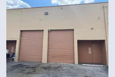 2450 W 82nd St #302, Hialeah, FL 33016 - Photo 3