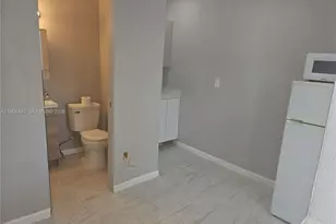 528 NW 10th St, Florida City, FL 33034 - Photo 1