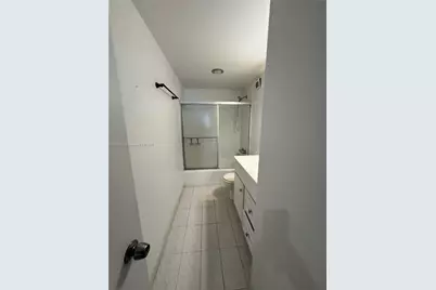 400 Kings Point Dr #811, Sunny Isles Beach, FL 33160 - Photo 11