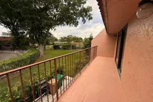 23 N Valencia Dr, Davie, FL 33324 - Photo 33