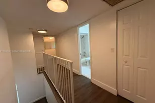 23 N Valencia Dr, Davie, FL 33324 - Photo 17