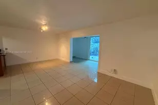 23 N Valencia Dr, Davie, FL 33324 - Photo 11