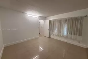 23 N Valencia Dr, Davie, FL 33324 - Photo 7